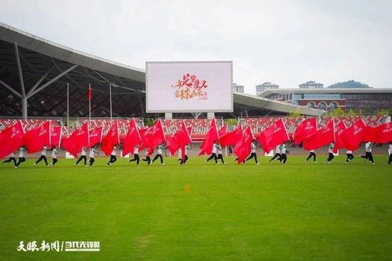 根据德国足协规定，由于未满18岁，门兴还不能向球员提供职业合同。